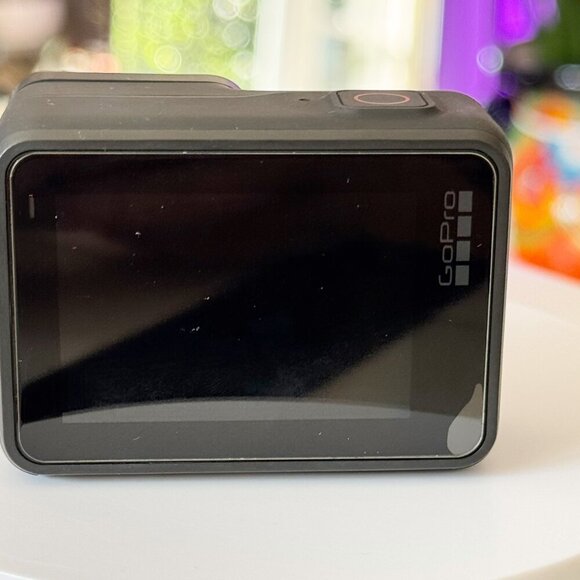 GoPro HERO7 Black 4K Waterproof Action Camera + Battery & Accessories Bundle - Picture 4 of 16